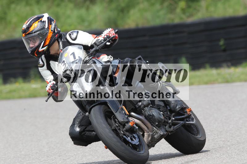 Archiv-2025/10 23.04.2025 Cornu Master School ADR/rot-rouge/31